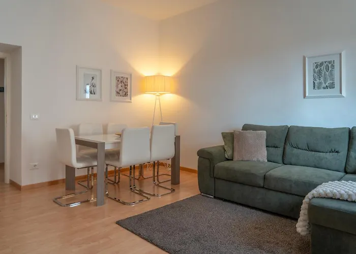 Apartment Cielo - Wide 3 Bedrooms - Italywego